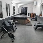 Del Li-lioni Di Teranga Lejlighed *