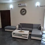 شقة Del Li-lioni Di Teranga *