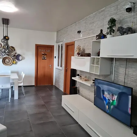 Del Li-lioni Di Teranga Apartament