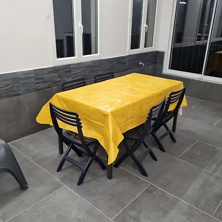 Del Li-lioni Di Teranga Apartamento *
