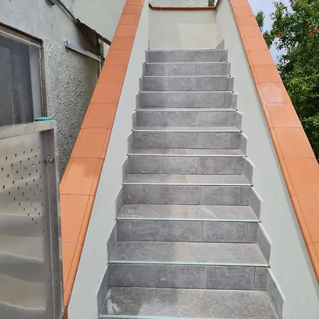 Del Li-lioni Di Teranga Apartment *