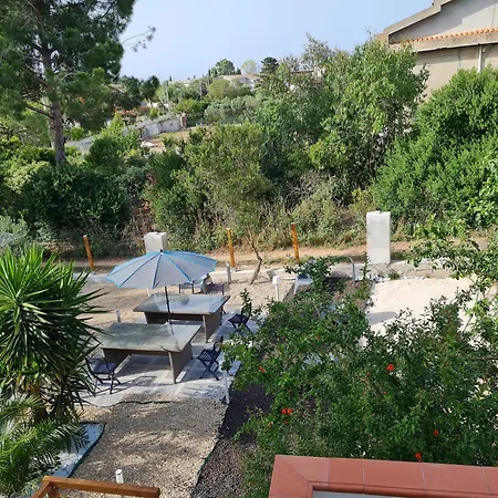 Del Li-lioni Di Teranga Apartment