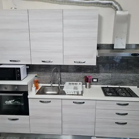 Del Li-lioni Di Teranga Apartment